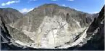Yusufeli Barajı'nın tamamlanmasına 21 metre kaldı Yusufeli Barajı'nın tamamlanmasına 21 metre kaldı