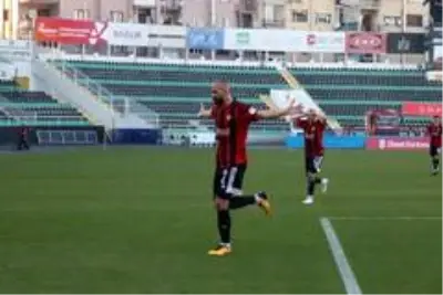 Denizlispor, 4. turunda sahasında, Turgutluspor'a 2-1 yenildi Denizlispor, 4. turunda sahasında, Turgutluspor'a 2-1 yenildi