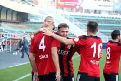 Denizlispor, 4. turunda sahasında, Turgutluspor'a 2-1 yenildi Denizlispor, 4. turunda sahasında, Turgutluspor'a 2-1 yenildi