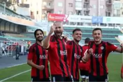 Denizlispor, 4. turunda sahasında, Turgutluspor'a 2-1 yenildi Denizlispor, 4. turunda sahasında, Turgutluspor'a 2-1 yenildi