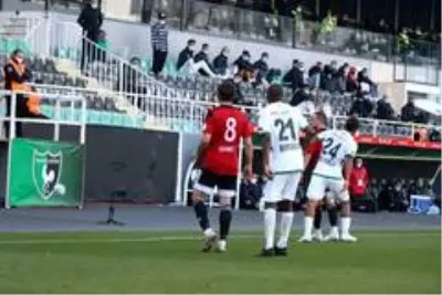 Denizlispor, 4. turunda sahasında, Turgutluspor'a 2-1 yenildi Denizlispor, 4. turunda sahasında, Turgutluspor'a 2-1 yenildi