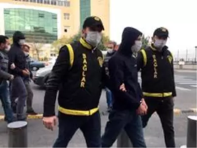 Çek hırsızlığı olayında yakalanan 3 kişi tutuklandı Çek hırsızlığı olayında yakalanan 3 kişi tutuklandı