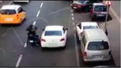 Çek hırsızlığı olayında yakalanan 3 kişi tutuklandı Çek hırsızlığı olayında yakalanan 3 kişi tutuklandı