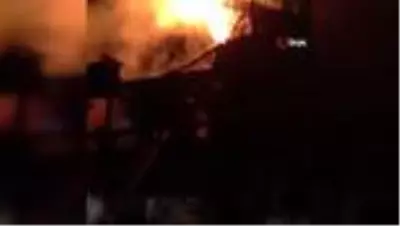 2 katlı ahşap ev alev alev yandı 2 katlı ahşap ev alev alev yandı
