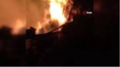 2 katlı ahşap ev alev alev yandı 2 katlı ahşap ev alev alev yandı
