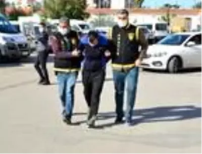 Son Dakika | 3 bilezik gasbeden zanlıya evin anahtarını gelinin kardeşi vermiş Son Dakika | 3 bilezik gasbeden zanlıya evin anahtarını gelinin kardeşi vermiş