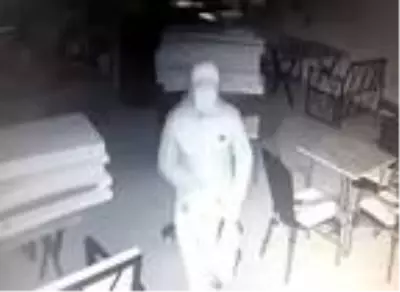 3 günde 13 iş yerini soyan çok sayıda suç kaydı olan zanlılar tutuklandı 3 günde 13 iş yerini soyan çok sayıda suç kaydı olan zanlılar tutuklandı