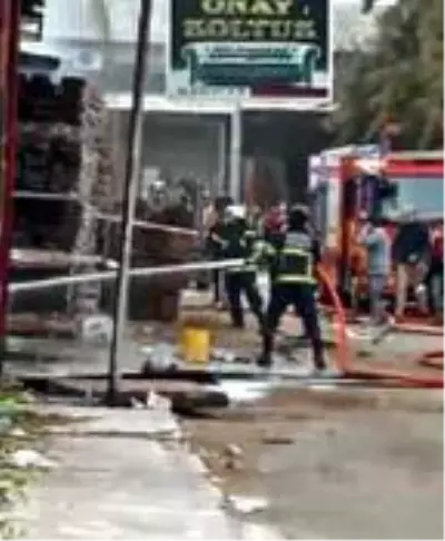 Son dakika haberi | Adana Mobilyacılar Sitesi'nde yangın Son dakika haberi | Adana Mobilyacılar Sitesi'nde yangın