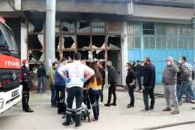 Alevlere teslim olan dükkandan tuvalete sığınarak kurtuldu Alevlere teslim olan dükkandan tuvalete sığınarak kurtuldu