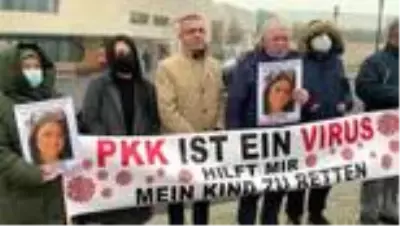 Almanya'da PKK tarafından kızı kaçırılan anne eylemini sürdürüyor Almanya'da PKK tarafından kızı kaçırılan anne eylemini sürdürüyor