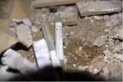 Ankara'da korona paniği! Mahalle arasında bulunan atık tahlil tüpleri vatandaşı tedirgin etti Ankara'da korona paniği! Mahalle arasında bulunan atık tahlil tüpleri vatandaşı tedirgin etti
