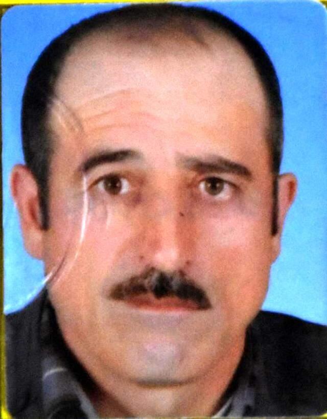 Annesini öldürüp, kendisi ve eşini de yaralayan babasının hastaneden çıkmasından korkuyor Annesini öldürüp, kendisi ve eşini de yaralayan babasının hastaneden çıkmasından korkuyor