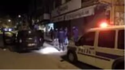 Aracında tabanca ve uyuşturucu bulunan zanlı gözaltına alındı Aracında tabanca ve uyuşturucu bulunan zanlı gözaltına alındı