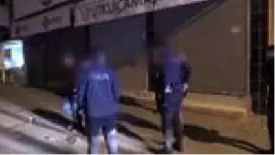 Aracında tabanca ve uyuşturucu bulunan zanlı gözaltına alındı Aracında tabanca ve uyuşturucu bulunan zanlı gözaltına alındı