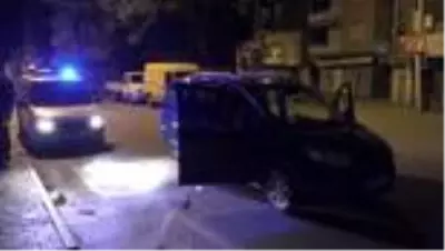 Aracında tabanca ve uyuşturucu bulunan zanlı gözaltına alındı Aracında tabanca ve uyuşturucu bulunan zanlı gözaltına alındı
