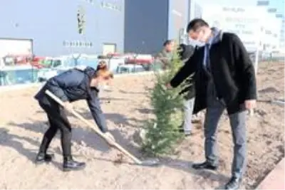 ASO 1.OSB'de Öğretmenler Günü anısına 181adet fidan dikildi ASO 1.OSB'de Öğretmenler Günü anısına 181adet fidan dikildi
