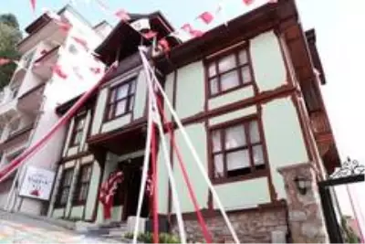 Atatürk Müzesi ve Çetin Emeç Kütüphanesinin çalışma saatleri değişti Atatürk Müzesi ve Çetin Emeç Kütüphanesinin çalışma saatleri değişti