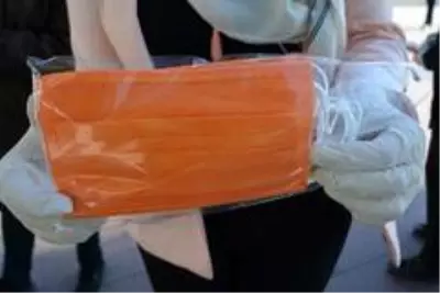 Ayvalık'ta Kadına Şiddete Sıfır Toleransın simgesi Turuncu Maske oldu Ayvalık'ta Kadına Şiddete Sıfır Toleransın simgesi Turuncu Maske oldu