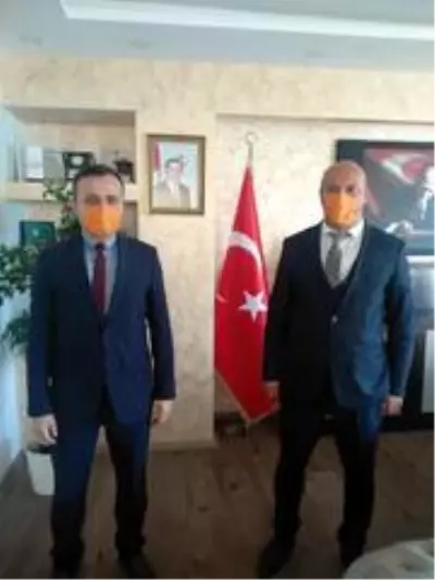 Ayvalık'ta Kadına Şiddete Sıfır Toleransın simgesi Turuncu Maske oldu Ayvalık'ta Kadına Şiddete Sıfır Toleransın simgesi Turuncu Maske oldu
