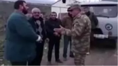 Azerbaycan askerlerinden Ermeni sivillere: İsterseniz kalabilirsiniz, kimse size kötü davranmayacak Azerbaycan askerlerinden Ermeni sivillere: İsterseniz kalabilirsiniz, kimse size kötü davranmayacak