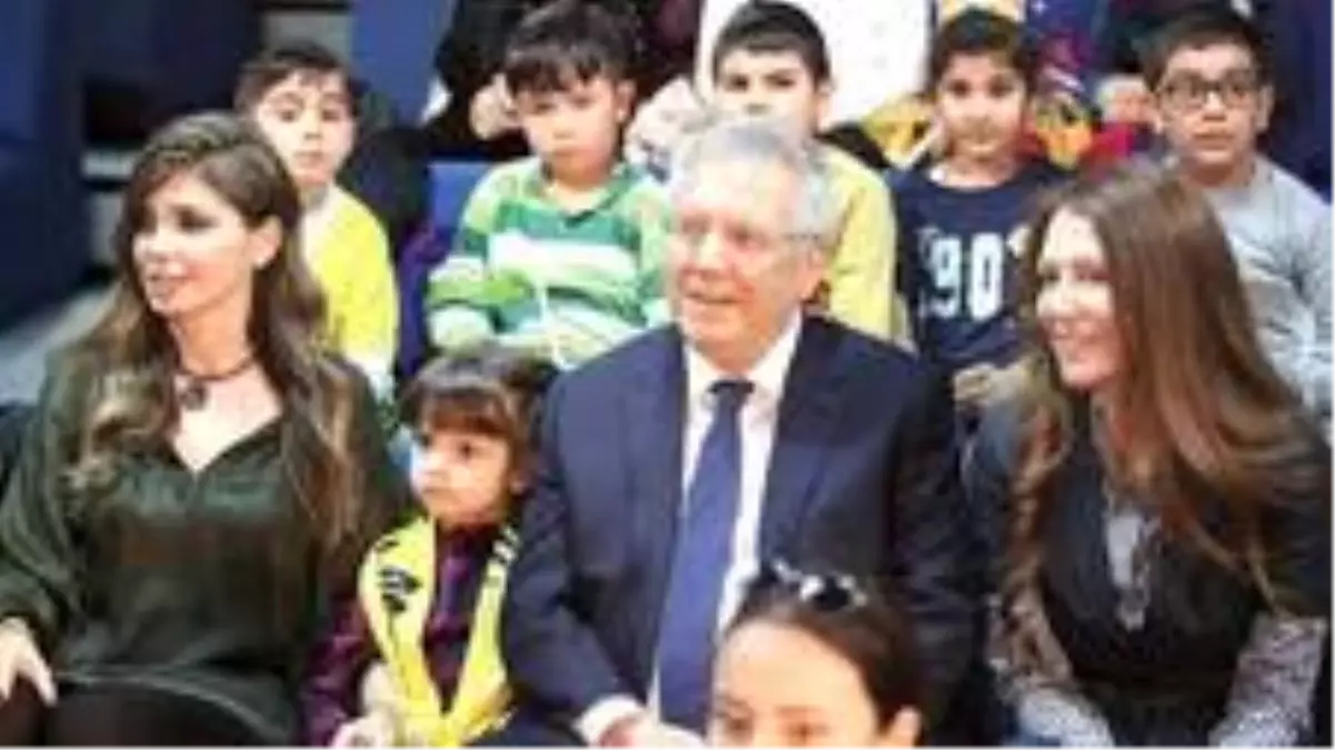 Aziz Yıldırım'ın kızını tehdit eden çalışan için 7 yıllık hapis istemiyle dava açıldı