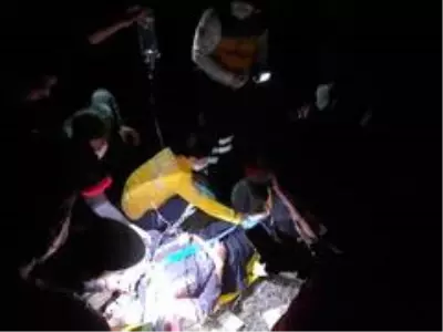 Balık tutarken suya düşen yaşlı adamı AFAD ekibi kurtardı Balık tutarken suya düşen yaşlı adamı AFAD ekibi kurtardı