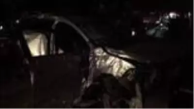Bariyere çarpan otomobilde 2 kişi yaralandı Bariyere çarpan otomobilde 2 kişi yaralandı