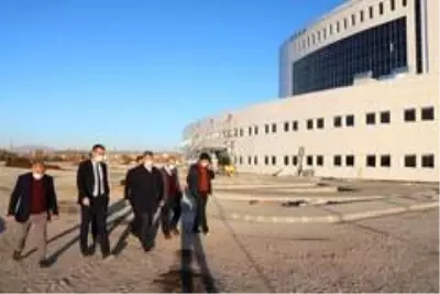 Başkan Altınsoy hastane ek hizmet binasını inceledi Başkan Altınsoy hastane ek hizmet binasını inceledi