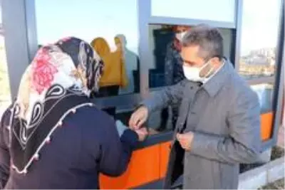 Başkan Say, halk ekmek satışını yerinde inceledi Başkan Say, halk ekmek satışını yerinde inceledi