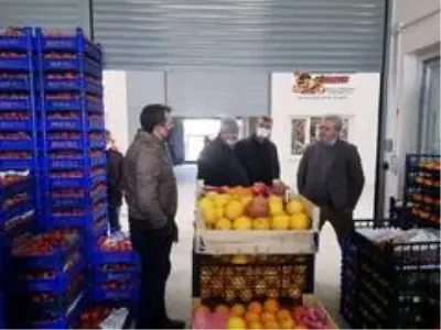 Son dakika... Başkan Yüksel hal esnafını dinledi Son dakika... Başkan Yüksel hal esnafını dinledi