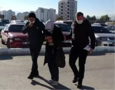 Bebeği ölüme terk eden kadının 2 çocuk annesi ve üniversite mezunu olduğu ortaya çıktı Bebeği ölüme terk eden kadının 2 çocuk annesi ve üniversite mezunu olduğu ortaya çıktı