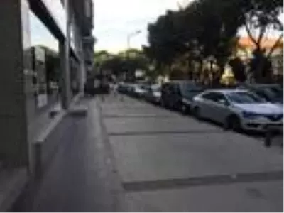 Bebek arabasıyla giderken yerdeki para dolu cüzdanı alıp, kaçtı Bebek arabasıyla giderken yerdeki para dolu cüzdanı alıp, kaçtı