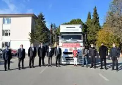 Bilecik'ten yardım tırı İzmir'e uğurlandı Bilecik'ten yardım tırı İzmir'e uğurlandı