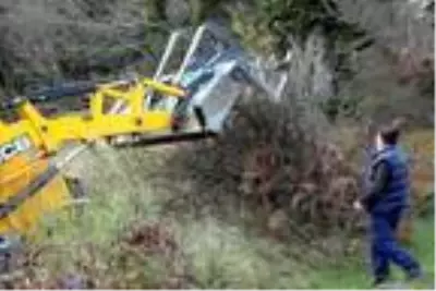 Bolu'da yaylada izinsiz çekilen tel örgü ve çitler yıkıldı Bolu'da yaylada izinsiz çekilen tel örgü ve çitler yıkıldı