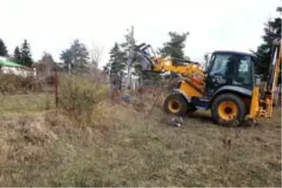 - Bolu'da yaylalardaki kaçak bahçe ve çitler yıkıldı - Bolu'da yaylalardaki kaçak bahçe ve çitler yıkıldı