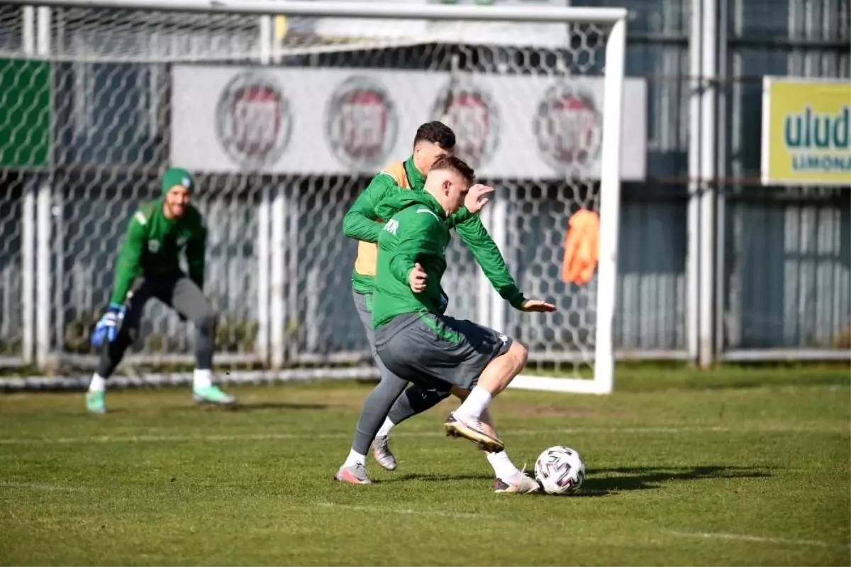 Bursaspor ara vermeden Altay maçı hazırlıklarına başladı ...