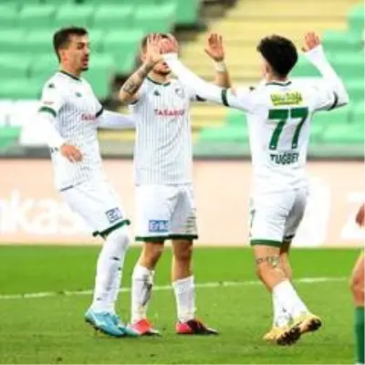 Bursaspor, hakem Burak Şeker'le maç kaybetmedi Bursaspor, hakem Burak Şeker'le maç kaybetmedi
