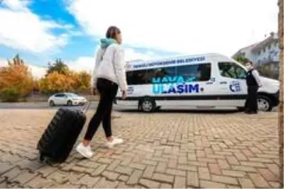 Büyükşehirden kişiye özel hava ulaşımı için VIP araç Büyükşehirden kişiye özel hava ulaşımı için VIP araç
