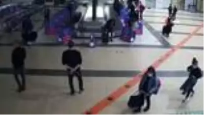 Ceviz içine gizlediği uyuşturucu ile havalimanında yakalandı Ceviz içine gizlediği uyuşturucu ile havalimanında yakalandı