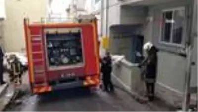 Son dakika haber... Çıkan yangında 1 kişi dumandan etkilenerek hastaneye kaldırıldı Son dakika haber... Çıkan yangında 1 kişi dumandan etkilenerek hastaneye kaldırıldı