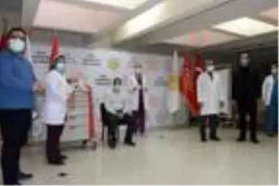 Çin aşısı Diyarbakır'da gönüllüler üzerinde uygulandı Çin aşısı Diyarbakır'da gönüllüler üzerinde uygulandı