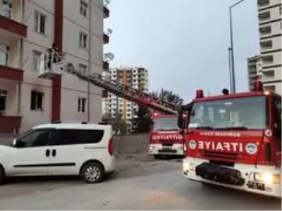 Çocuk odasında çıkan yangını itfaiye söndürdü Çocuk odasında çıkan yangını itfaiye söndürdü
