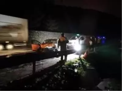 D-100 karayolunda otomobil, tıra arkadan çarptı: 1 ölü, 2 yaralı D-100 karayolunda otomobil, tıra arkadan çarptı: 1 ölü, 2 yaralı
