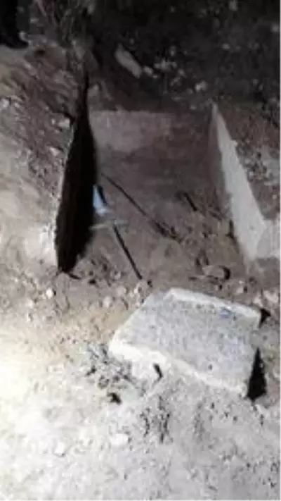 Denizli'de kaçak kazı yapan 4 kişiye suçüstü Denizli'de kaçak kazı yapan 4 kişiye suçüstü
