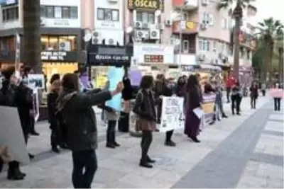 Denizli'de kadınlar, kadına yönelik şiddetle mücadele için bir araya geldiler Denizli'de kadınlar, kadına yönelik şiddetle mücadele için bir araya geldiler