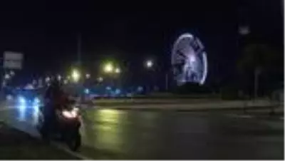 Dev dönme dolaptan 'Kadına şiddete hayır' mesajı verildi Dev dönme dolaptan 'Kadına şiddete hayır' mesajı verildi