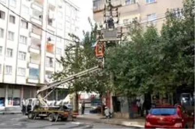 Diyarbakır'ın merkez ilçelerine 23 milyon liralık şebeke yatırımı Diyarbakır'ın merkez ilçelerine 23 milyon liralık şebeke yatırımı