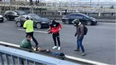 E-5 karayolunda otomobil motosikletliye çarpıp kaçtı E-5 karayolunda otomobil motosikletliye çarpıp kaçtı