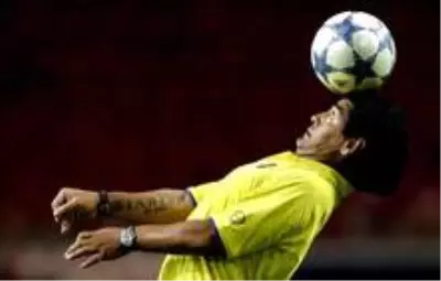 Efsane futbolu Maradona hayatını kaybetti Efsane futbolu Maradona hayatını kaybetti