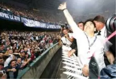 Efsane futbolu Maradona hayatını kaybetti Efsane futbolu Maradona hayatını kaybetti
